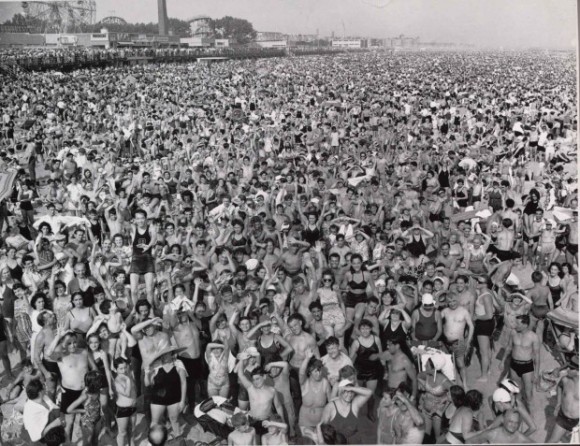 Weegee, Coney Island Beach 1940